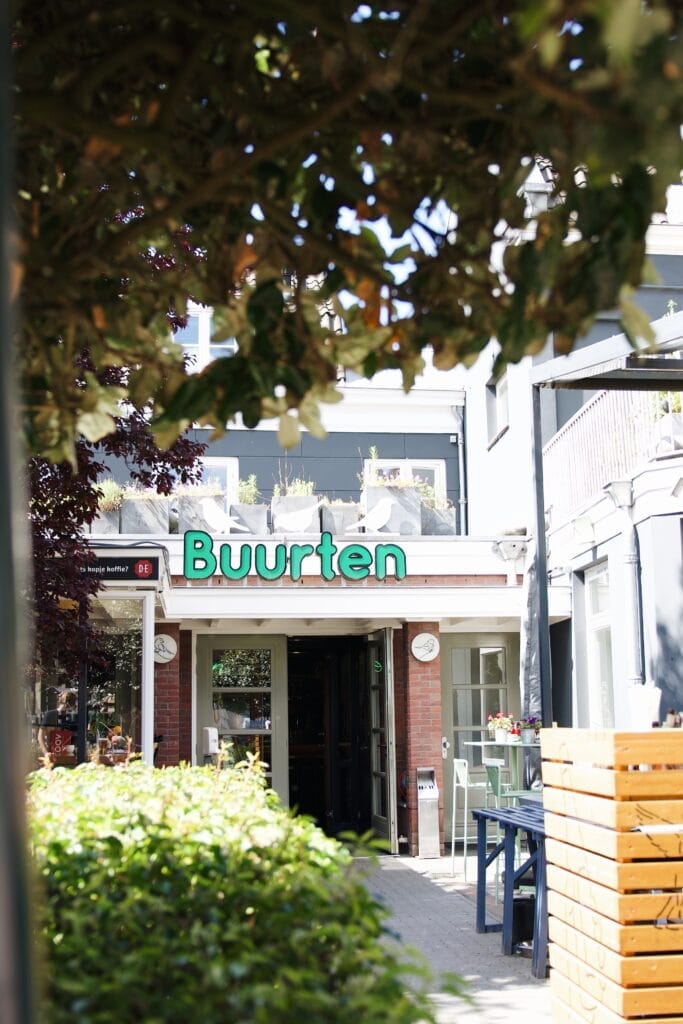 Ingang van Buurten in Oost liggend