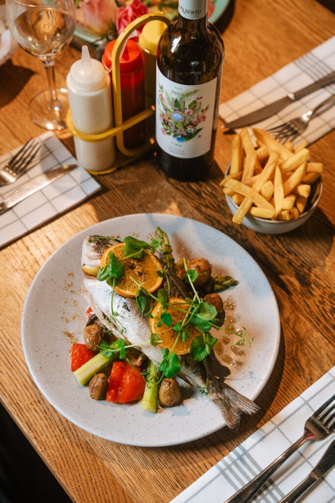 Hele Dorade van de grill