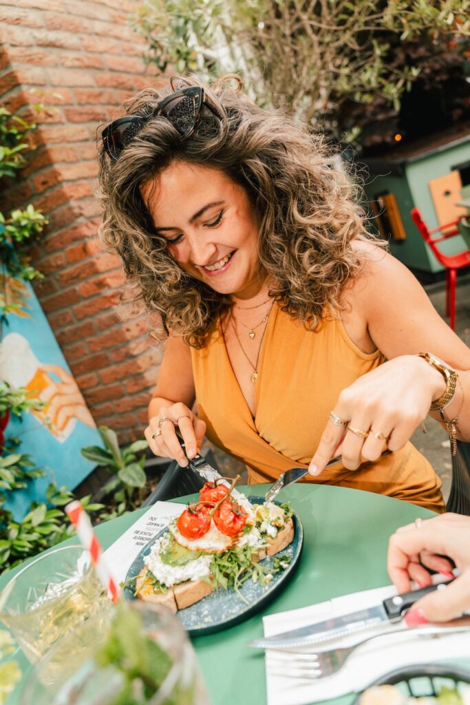 Dineren op het terras in Oost