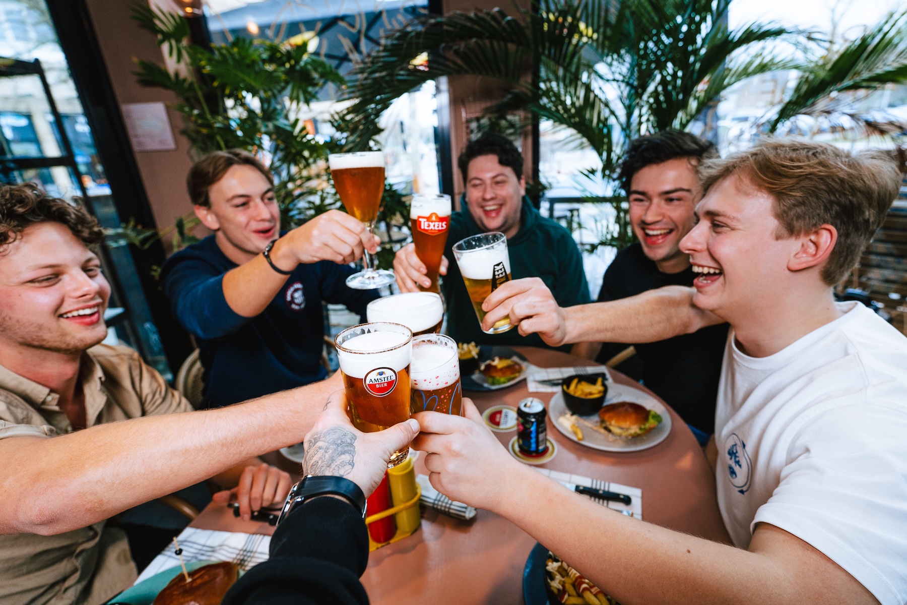USV Hercules - team biertjes drinken in Buurten in de Gaard
